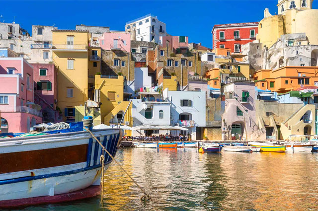 Giornata in barca a vela a Procida